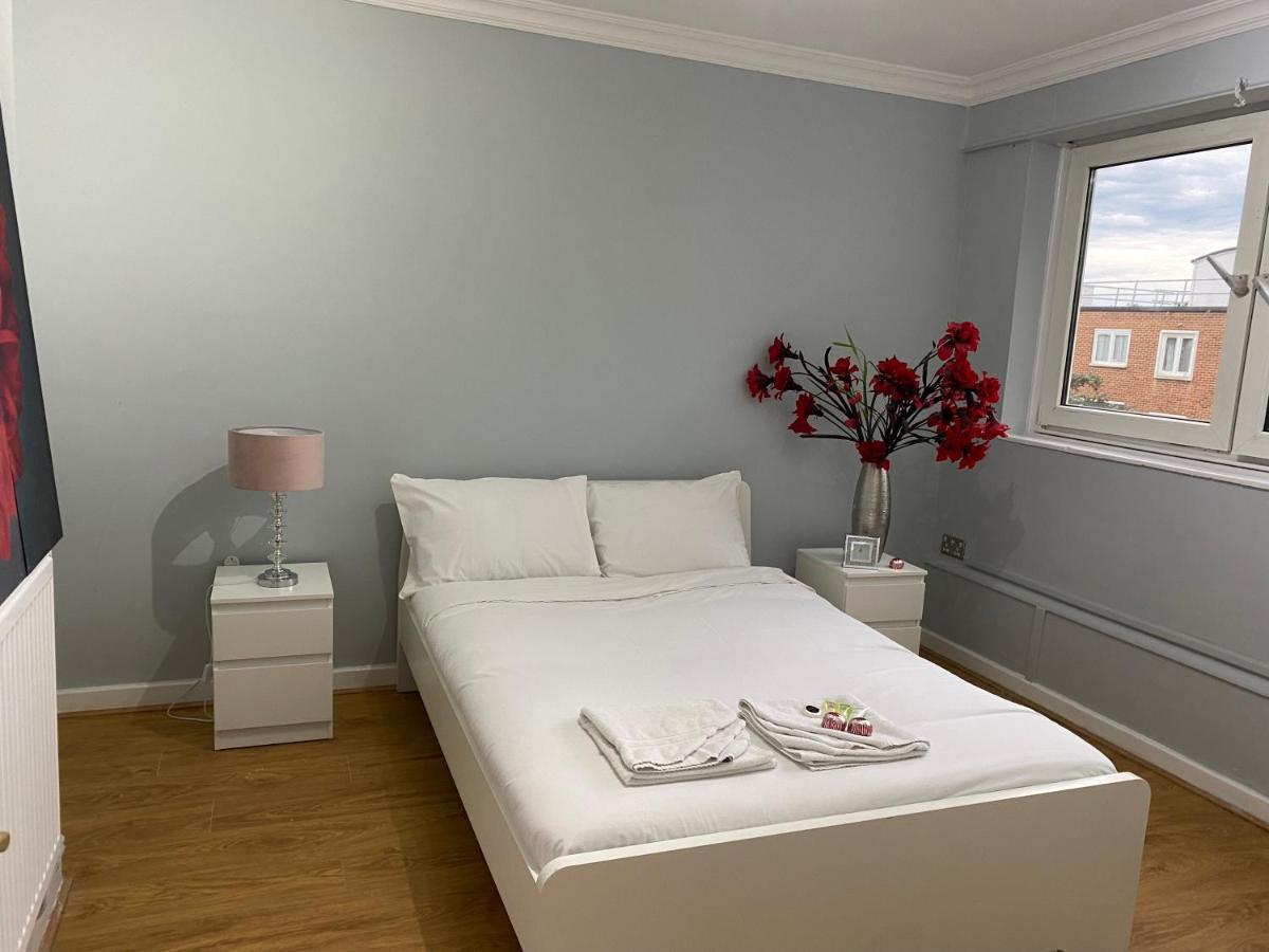 Cosy 3 Bed Flat Ideal For Trips To 런던 외부 사진