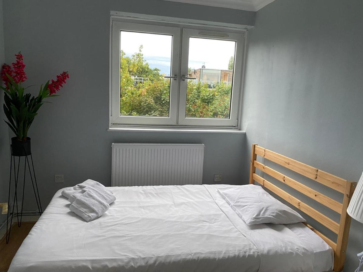 Cosy 3 Bed Flat Ideal For Trips To 런던 외부 사진