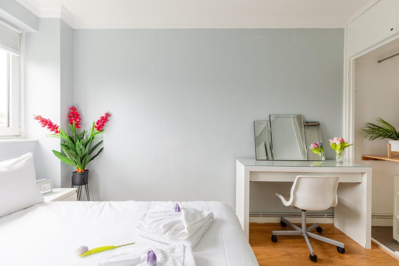 Cosy 3 Bed Flat Ideal For Trips To 런던 외부 사진