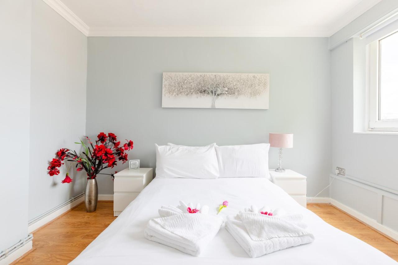Cosy 3 Bed Flat Ideal For Trips To 런던 외부 사진