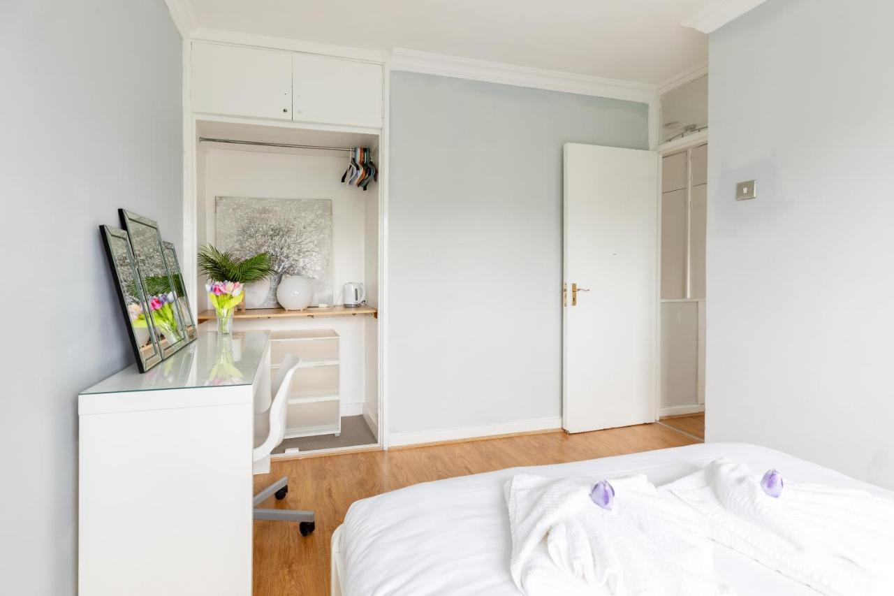 Cosy 3 Bed Flat Ideal For Trips To 런던 외부 사진