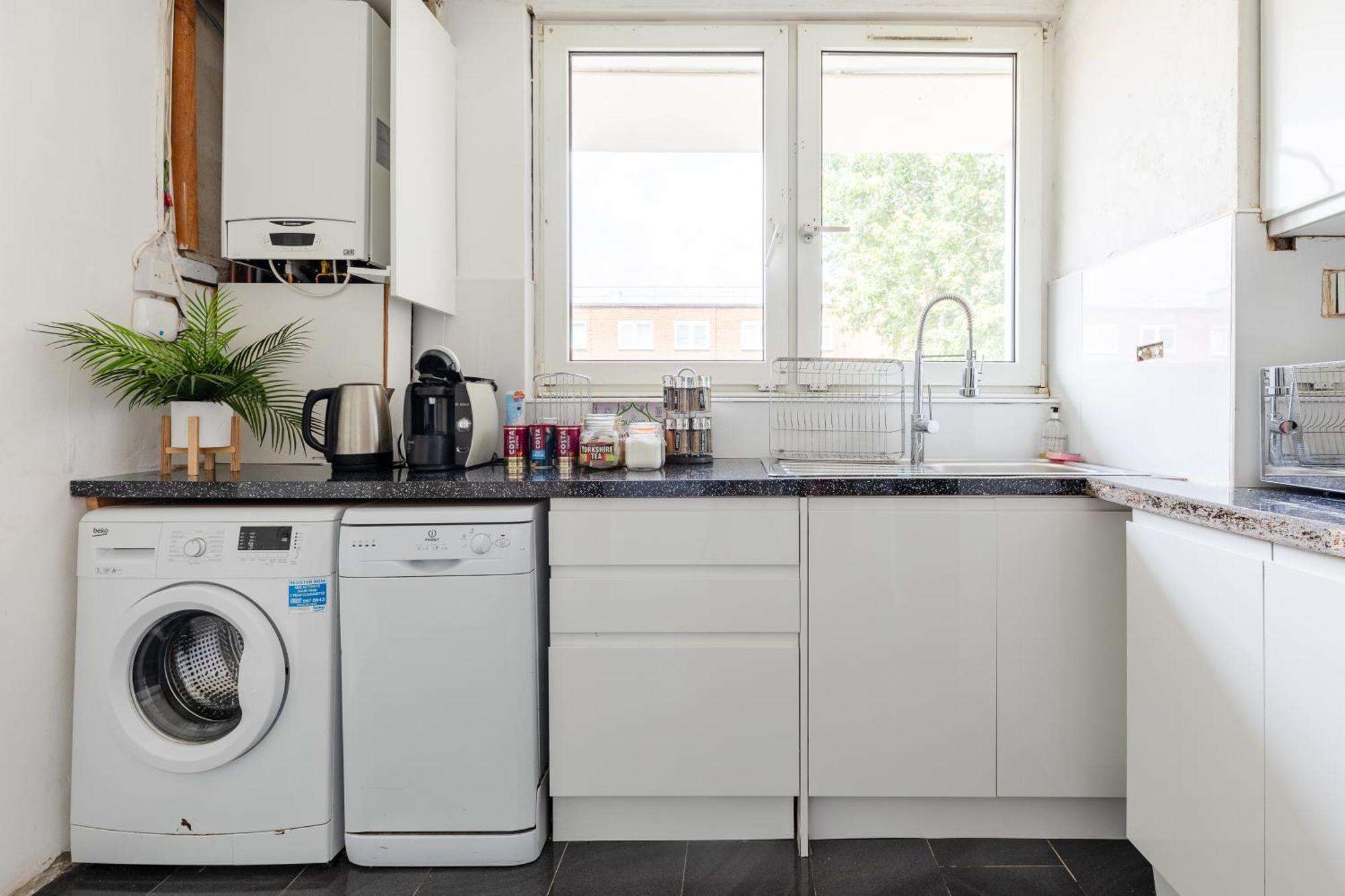 Cosy 3 Bed Flat Ideal For Trips To 런던 외부 사진