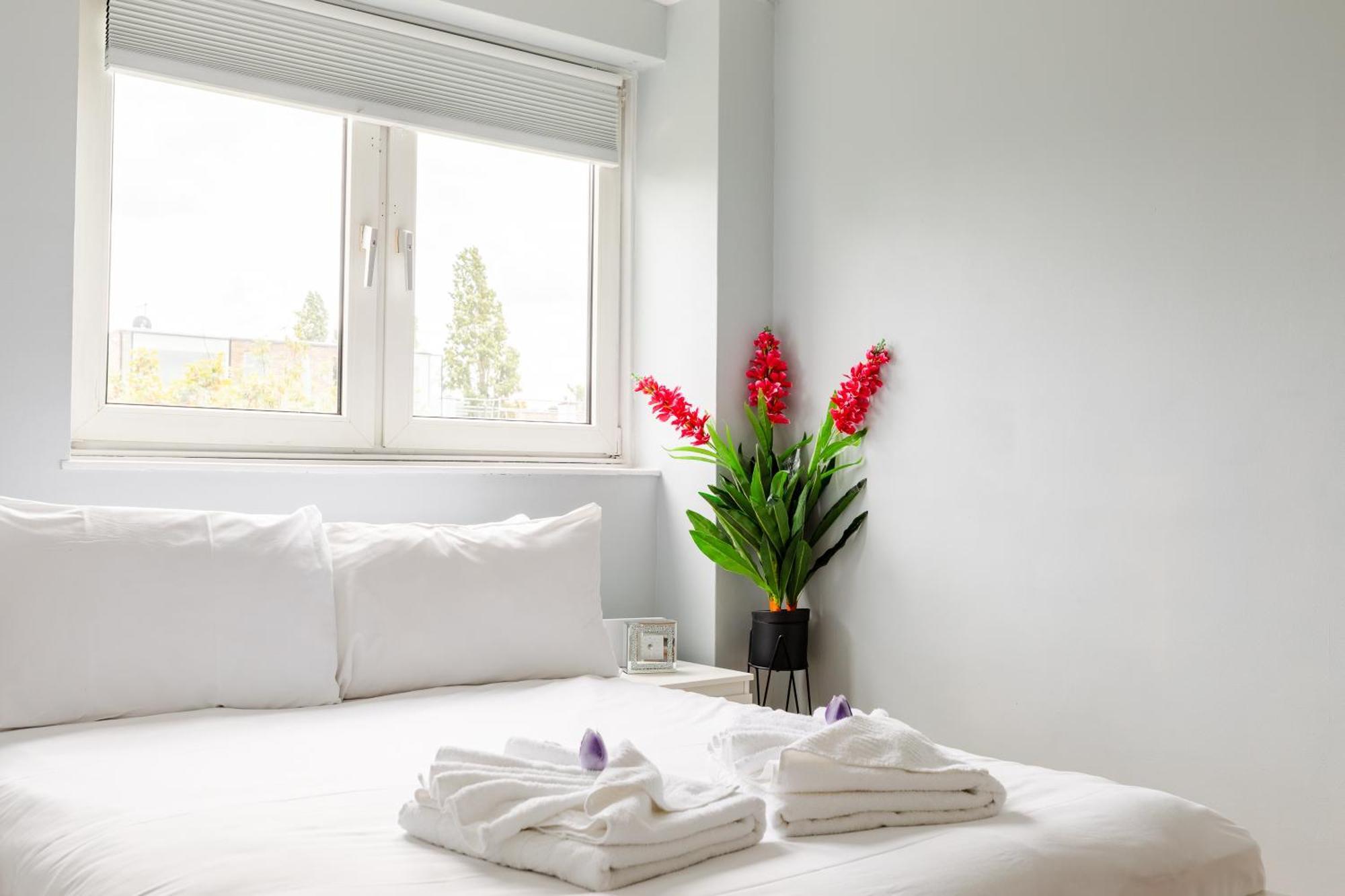 Cosy 3 Bed Flat Ideal For Trips To 런던 외부 사진