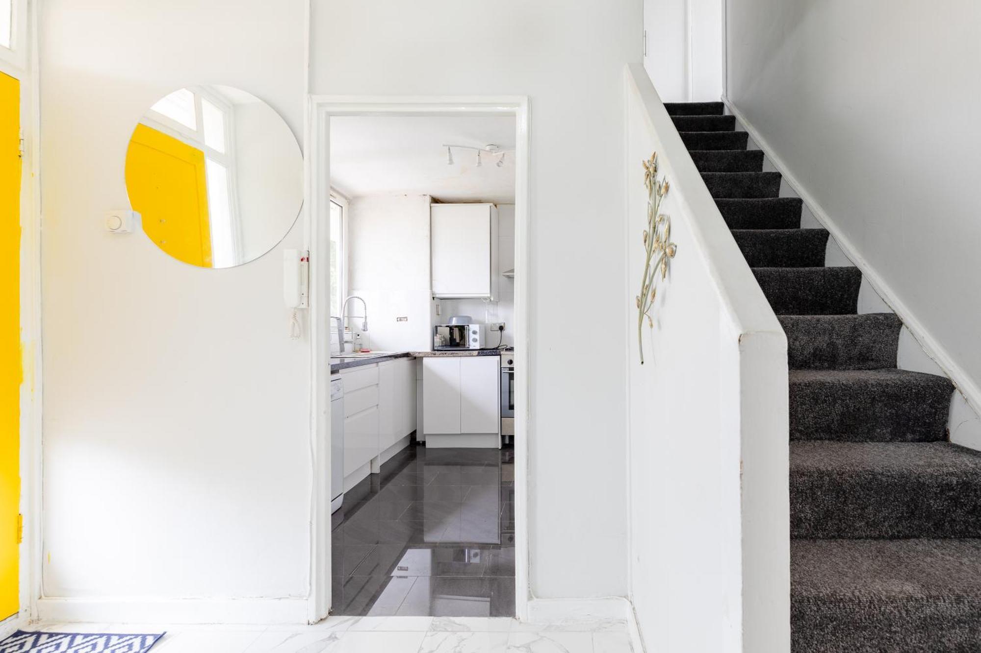 Cosy 3 Bed Flat Ideal For Trips To 런던 외부 사진