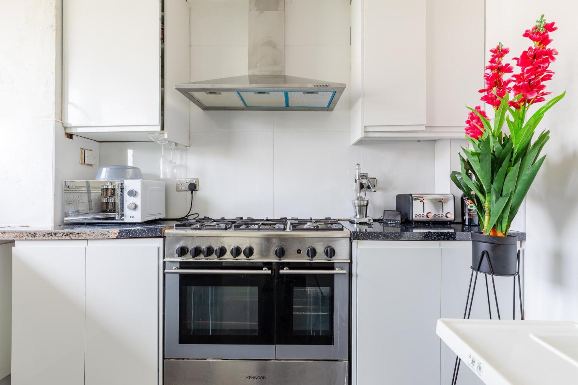 Cosy 3 Bed Flat Ideal For Trips To 런던 외부 사진