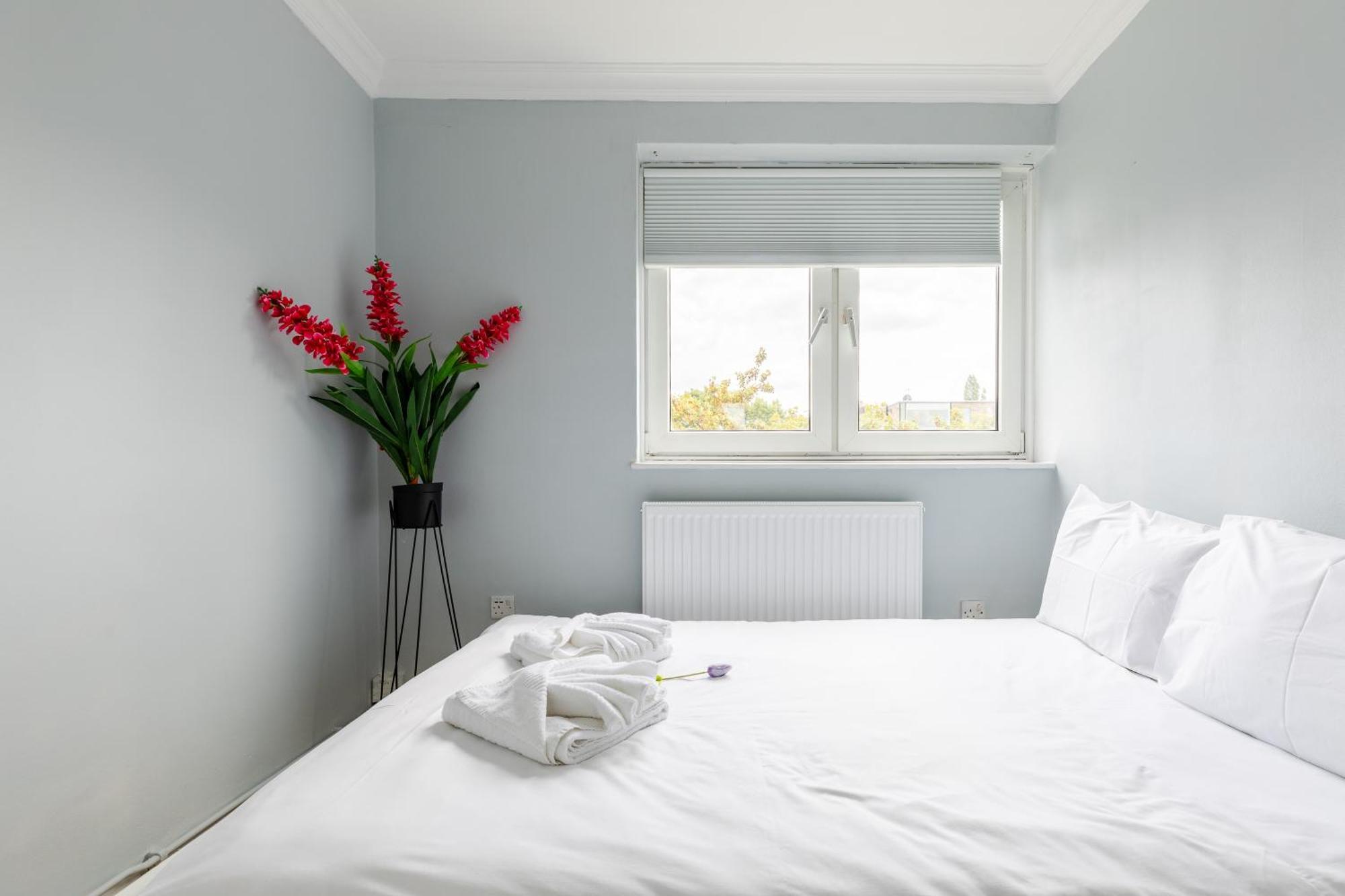 Cosy 3 Bed Flat Ideal For Trips To 런던 외부 사진