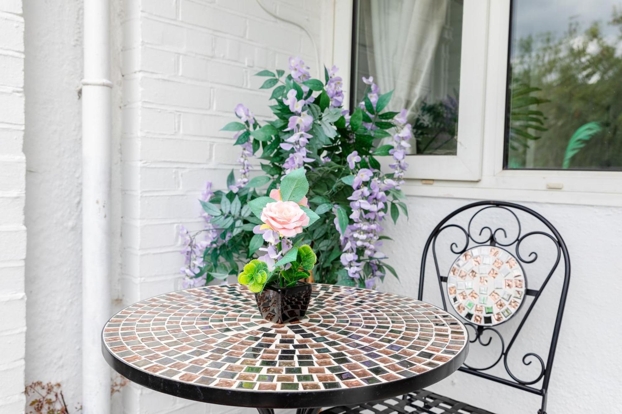 Cosy 3 Bed Flat Ideal For Trips To 런던 외부 사진