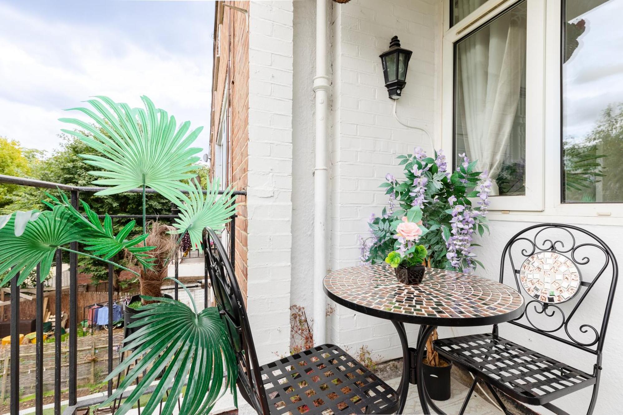 Cosy 3 Bed Flat Ideal For Trips To 런던 외부 사진